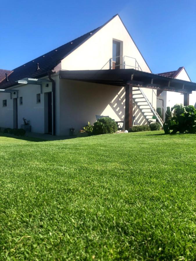 Oelyv Apartment Fertőrákos Bagian luar foto