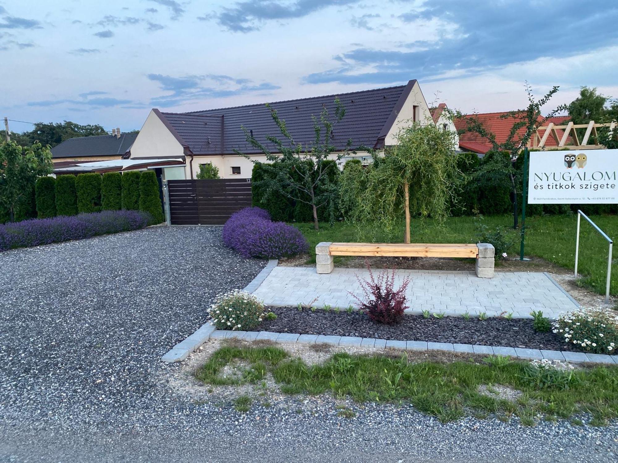 Oelyv Apartment Fertőrákos Bagian luar foto